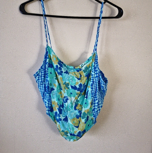 Crop top - Picture 7 of 8